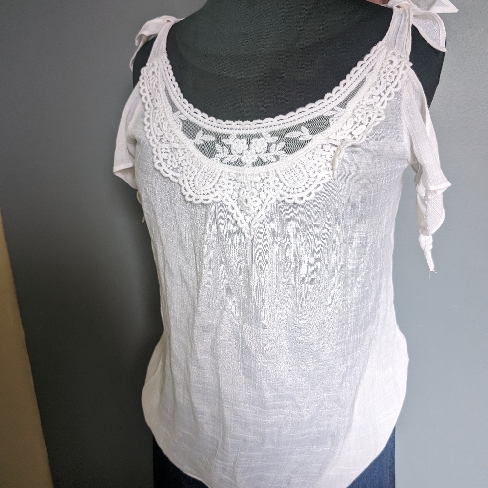 Candie's White Lace Blouse - Picture 6 of 12